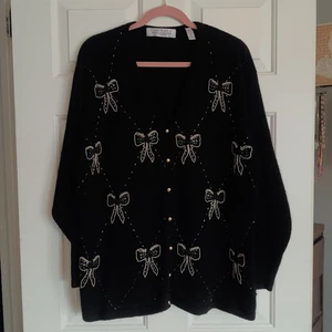 Vintage Karen Scott II Strickjacke Pullover 2x Knopf Perlen Schleifen Seide Angora Wolle - Bild 1 von 7