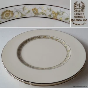2 assiettes à salade Lenox fabriquées aux États-Unis SPRINGDALE 83⁄8 POUCES. Band floral. Trim platine - Photo 1/8