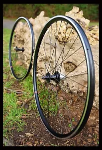 HANDGEBAUTE Hope RS4 Rennrad Naben / Velocity Quill / Alpina Extralight - Bild 1 von 5