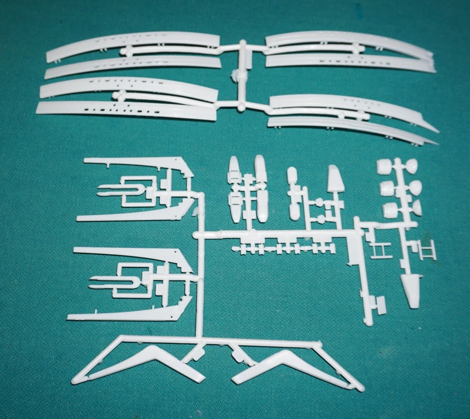 Star Trek USS Enterprise Refit Polar Lights 1/350 Saucer Sides Etc. - Image 1 of 1