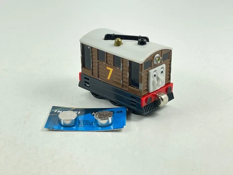 2009 Thomas & Friends Train Take N Play Diecast Talking Light Up TOBY Magnetic Cover