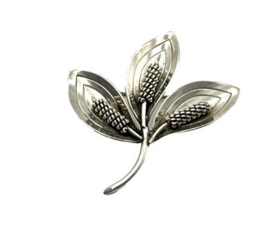 Vintage Wired Flower / Wheat / Sweetgrass 3 Petal Sterling Silver 925 Pendant - Image 1 of 4