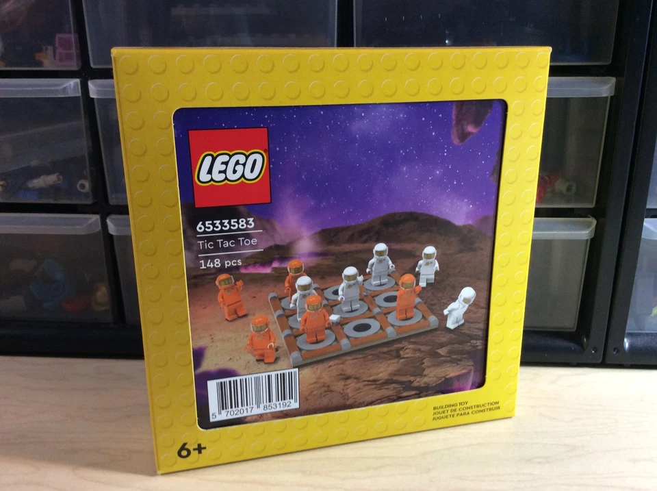 New Sealed Retired LEGO GWP #6533583 Tic Tac Toe Classic Space Men White Orange - Image 1 of 1