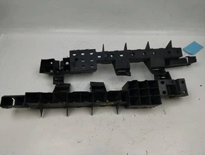 Supporto Centrale Paraurti Usato RENAULT MEGANE I Fase 2 - 1.6 16v - - Foto 1 di 3