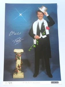 Póster autografiado de Peki sosteniendo una rosa Las manos mágicas de Alemania abril 1991 - Imagen 1 de 1