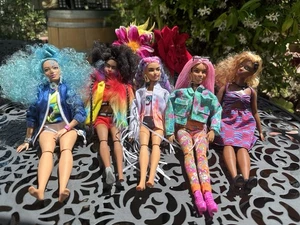 BARBIE Lotto di 5 - Bambole EXTRA e FASHIONISTA bellissime bambole etniche curvy nere - Foto 1 di 13