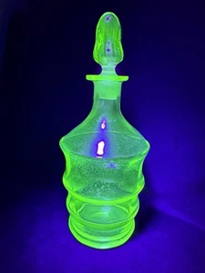 Uranium Glass Decanter Hand Blown Ribbed Pattern Vintage Antique Glows - Picture 1 of 17