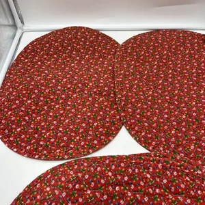 VTG 4 Red Green Yellow Floral Quilted Placemats Farmhouse Country Christmas - Picture 1 of 4