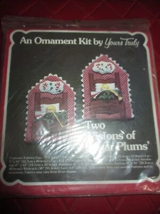 CHRISTMAS Vintage PAIR SUGAR PLUM TREE ORNAMENTS Embroidery Sewing KIT - 1980's - Picture 1 of 2