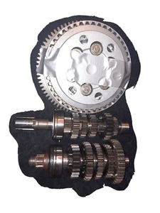 1992 SUZUKI KATANA 600 GSX600F ENGINE TRANSMISSION GEARS with complete clutch - Picture 1 of 2