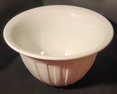 Crate & Barrel Dover 白色瓷罗纹混合碗 11 英寸大号 — 第 1/4 张图片