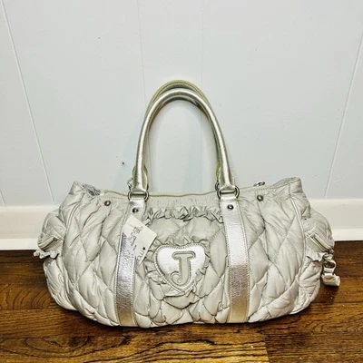 NUEVO CON ETIQUETAS Juicy Couture Scottie Dog Gris Acolchado Bolso Abombado Cartera Y2K Corazón Logo Foto 1 de 4