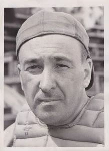 TYPE 1: 1939 Press Photo Boston Bees Catcher Al Todd at Spring Training - Picture 1 of 2