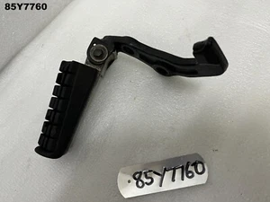 YAMAHA SR 400 3HT 1997 - 2007 RH RIDERS PEG & BRACKET GENUINE OEM LOT85 85Y7760 - Picture 1 of 7