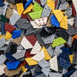 Used LEGO® - 500g-Packs - Plate, Modified - 51739 - Keilplatte 2 x 4 - Picture 1 of 1