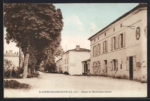 CPA St-Ciers-Champagne, Route de Barbezieux-Jonzac avec maisons et arbres align - Bild 1 von 2
