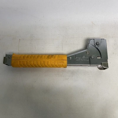 Grapadora de bofetadas Arrow HT 50P de alta resistencia Foto 1 de 4