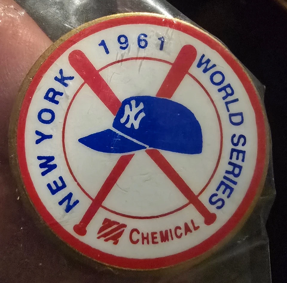 NEW YORK YANKEES CHEMICAL BANK 1961 WORLD SERIES CHAMPIONS LAPEL PIN - Image 1 of 1