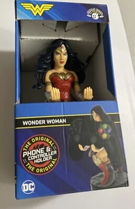 Wonder Woman Phone Controller Holder - Photo 1 sur 5