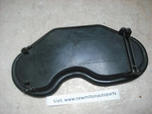 A GENUINE ALFA ROMEO 147 HEADLIGHT REAR BULB COVER CAP 1 305 239 187 RIGHT SIDE - Picture 1 of 4