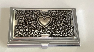 Brighton Vintage Tarjeta de Crédito Identificación Tarjeta de Visita Repujado Campo de Corazón NUEVO Foto 1 de 4