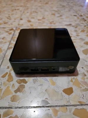 Intel NUC NUC8i3BEK2  i3-8109U - 8GB RAM - Immagine 1 di 3
