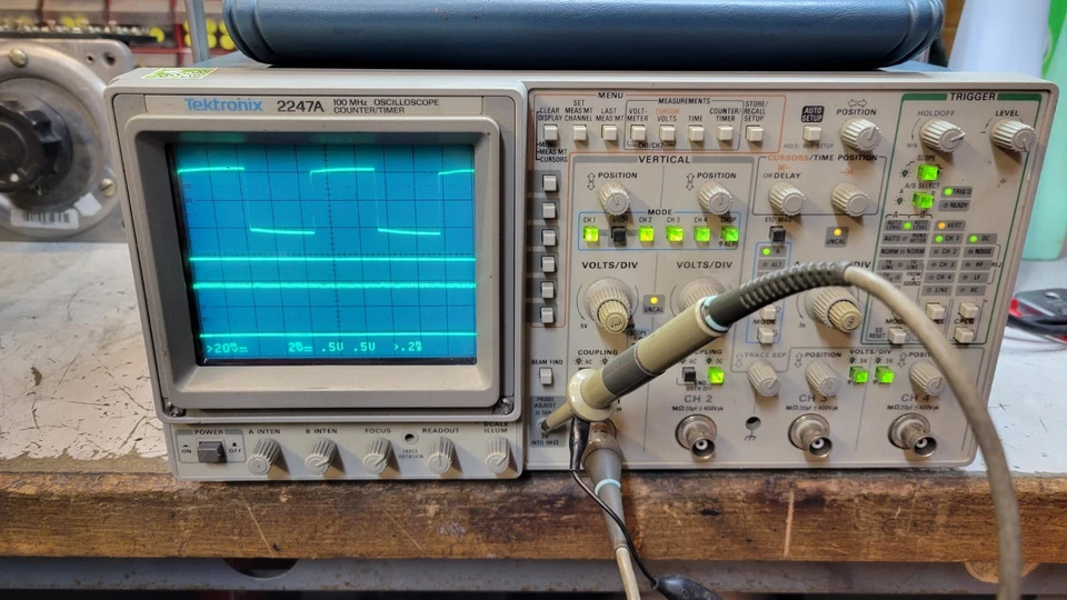 TEKTRONIX 2247A    4 voies  100MHz - Photo 1/4