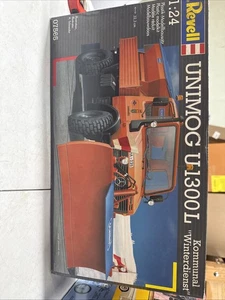1/24 REVELLMERCEDES -BENZ UNIMOG U 1300 L " WINTERDIENST"RARO negli Stati Uniti! SIGILLATO - Foto 1 di 4