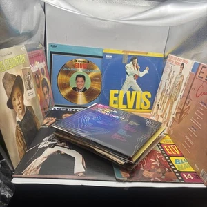 Lot de vinyles Elvis - 21 disques différents états - Photo 1/6