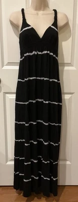 Lucky 🍀 Maxi Vestido Marca Tie Dye Rayas M Correas Trenzadas Blanco y Negro ¡Diversión! Foto 1 de 4