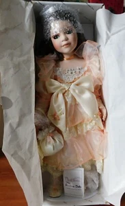 Duck House Heirloom Doll Porcelain D20-378 Shanli NIB - Afbeelding 1 van 8