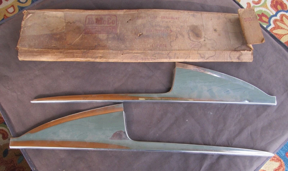 Ford Mainline 1956 2 puertas izquierda derecha cuarto panel adorno par nos B6A-7025617-B Foto 1 de 4