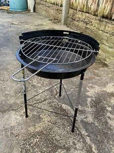 Portable 33cm Round Charcoal BBQ Grill for Outdoor Cooking in Garden or Patio - Picture 1 of 3