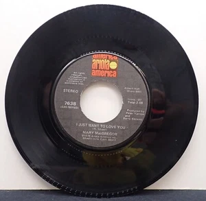 Mary MacGregor - Torn Between Two Lovers & I Just Want to Love You - 45 RPM 1976 - Imagen 1 de 2