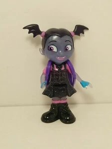 Figura Disney VAMPIRINA SCARE Con Mochila Posable Manos 3.5" Alto - Imagen 1 de 6