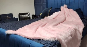 Baby Pink Long Hair Fur With Baby Pink Suede - High Quality Super Deluxe Throw - Picture 1 of 3