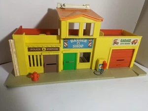Vintage 1973 Fisher Price Little People Police Station, Garage, Jail, & Barber - Picture 1 of 11
