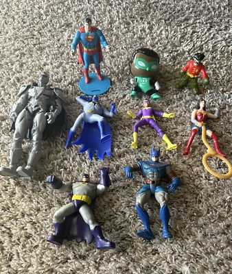 Lote de 9 figuras de acción DC Superhéroes mezcladas surtidas Liga de la Justicia Batman Foto 1 de 4