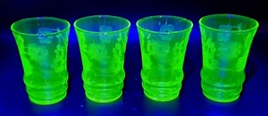 Antique DUNBAR Uranium 1930's Green Vintage Tumbler Shot Glasses - Set Of 4 !! - Picture 1 of 2
