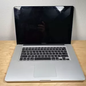 Apple MacBook Pro Mitte 2010 15 Zoll A1286 WIE BESEHEN *SCHLECHTES VIDEO* *FÜR TEILE* - Bild 1 von 8