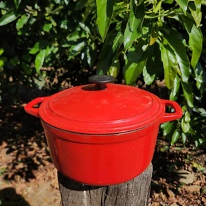 Martha Stewart Dutch Oven ~6qt 10" Red Enamled Cast Iron - Picture 1 of 12