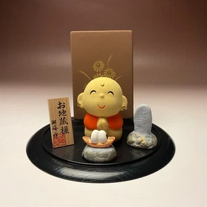 Statua gardiana JIZO mini ceramica 3" Ojizo Sama statuina Giappone nuova con scatola - Foto 1 di 9