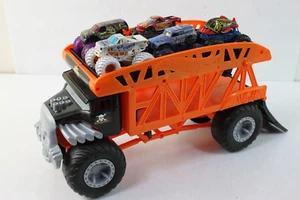 Hot Wheels Monster Truck Bone Shaker Hauler w/ 5 Monster Trucks - Picture 1 of 6