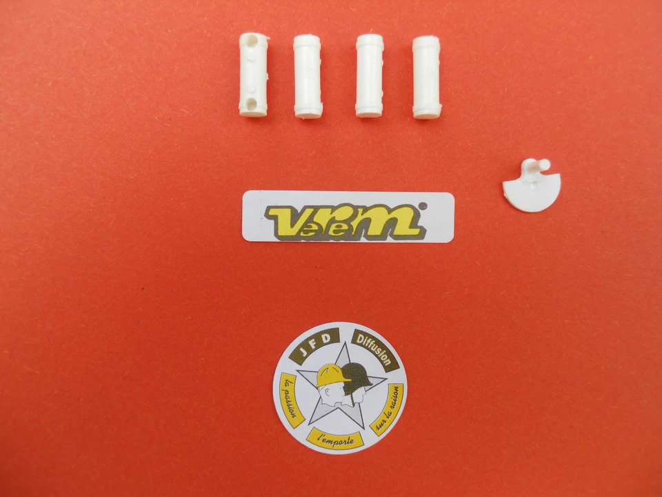 VEHICULE MILITAIRE SOLIDO VEREM ACCESSOIRES D'ORIGINE KIT CHAR RUSSE SU 100  - Photo 1/1