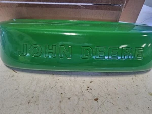 Nuevo parachoques OEM John Deere M140670 GT225 GT235 GT235E GT245 GX255 LX255 LX288 - Imagen 1 de 4