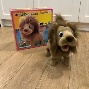 Vintage Roaring Plush Lion Battery Operated Lion Walks & Roars with Original Box - Picture 1 of 13
