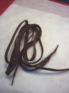 SCARCE VINTAGE 70's FLAT SHOE LACES BROWNISH/MAROON  50"  LONG  NEW OLD STOCK - Picture 1 of 2