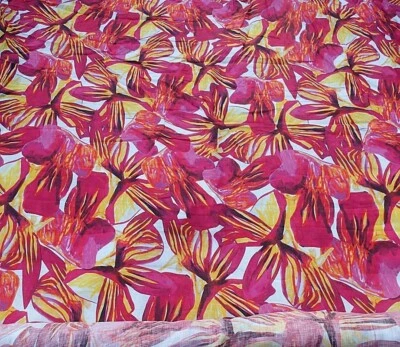 Tela auténtica de 2 yardas de diseño italiano 100 % seda Knight's Tour ~ Italia Foto 1 de 4