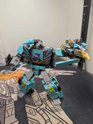 Figuras Transformers Shattered Glass Sideswipe & Whisper con calcomanías Toy Hax  Foto 1 de 4