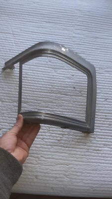 Buick Riviera 1973 bisel de señal de giro 1241049 Dry Desert pieza occidental fabricante de equipos originales GM Foto 1 de 4